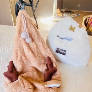 New！ 2Pc Kiehl’s winter gift set(Hair-drying cap+white plush bag)